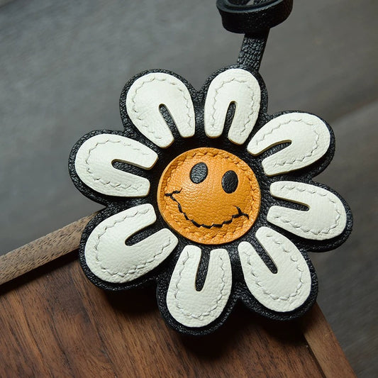【SuperHold 】Smile flower handmade sewing leather bag pendant rearview mirror car key chain fashion